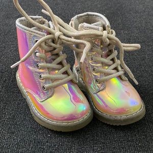 Adorable iridescent boots!